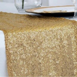 3 gold table runners